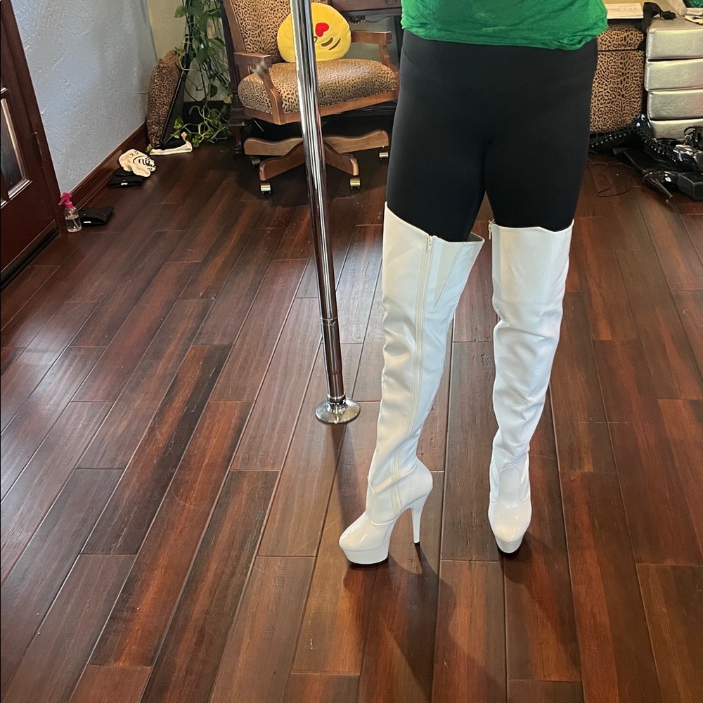 Pleaser White Platform Thigh-High Boots with 6 inch heels, size 8